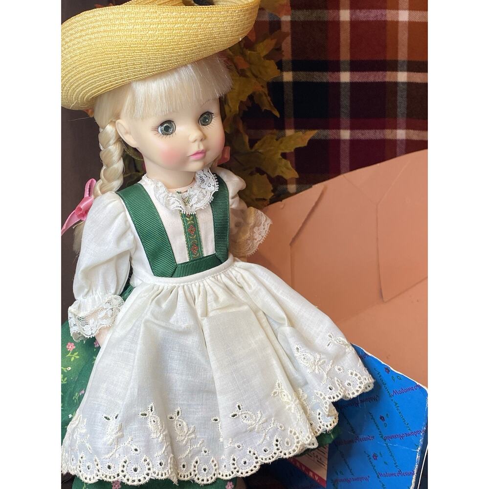 Pretty Vintage Madame Alexander 12” Doll #1580 Heidi Box Bottom & tag 1980s - Picture 4 of 8